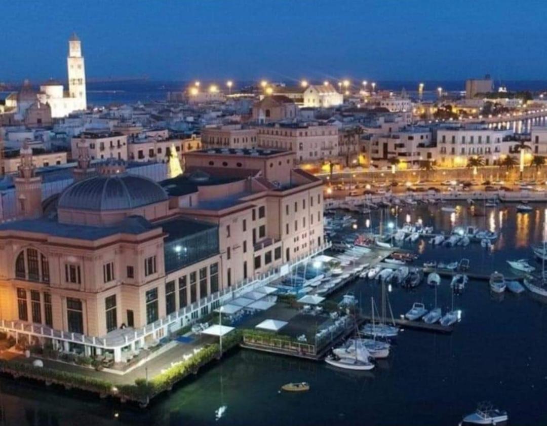 Casa Dante Center Apartment Bari Bagian luar foto